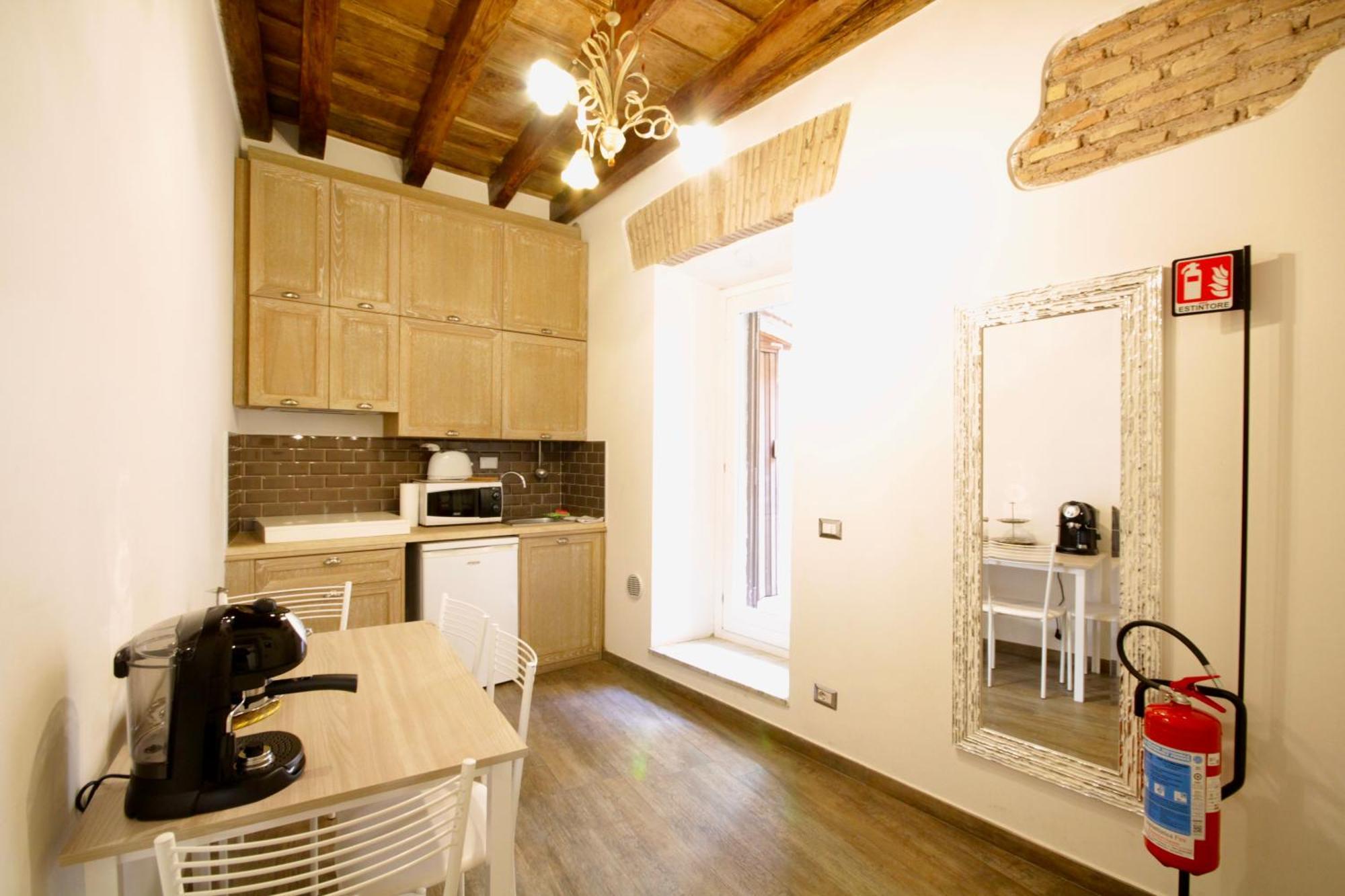Hc - In The Heart Of Campo De' Fiori Apartment Roma Ngoại thất bức ảnh
